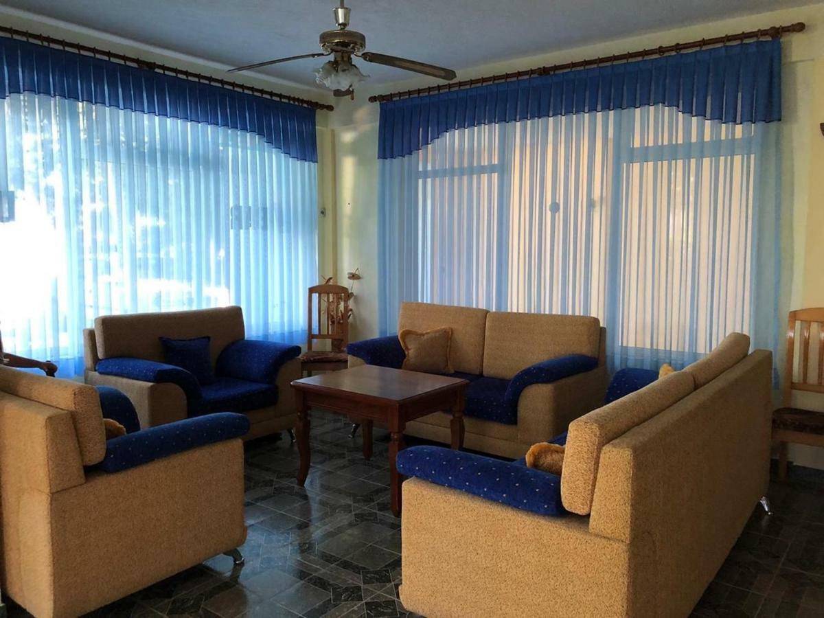Vila Deni Tushemisht Luaran gambar